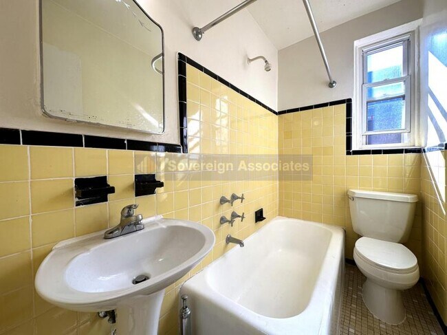 Foto del edificio - 0 bedroom in BRONX NY 10463