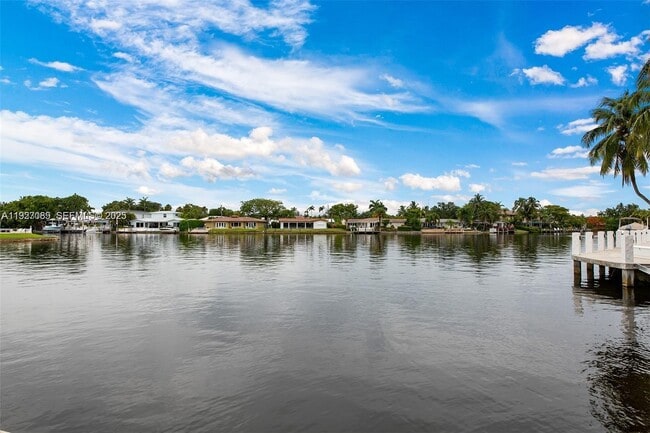 Foto del edificio - 1881 Middle River Dr