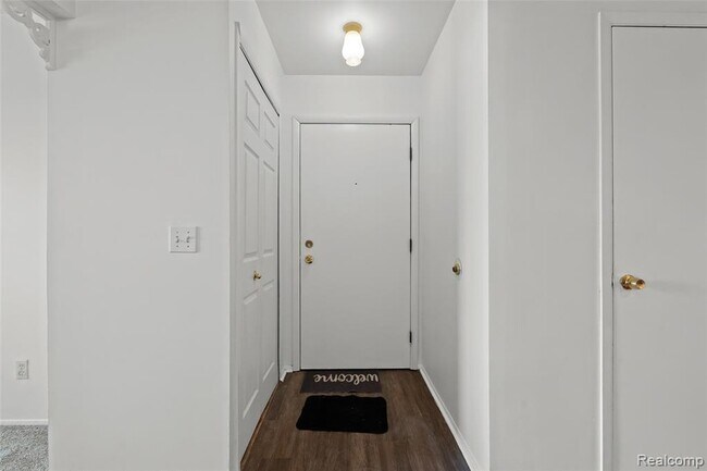 Foto del edificio - 8709 Candlewood Trail