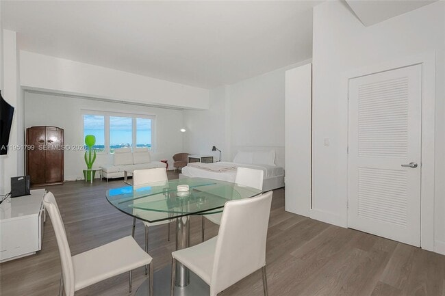 Building Photo - 2301 Collins Ave