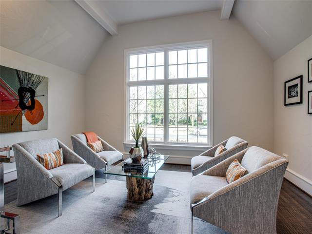 Foto del edificio - 3909 Greenbrier Dr