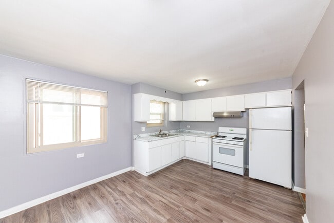 Building Photo - 337 Custer Ave