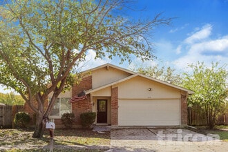 Building Photo - 1210 Green Hill Dr