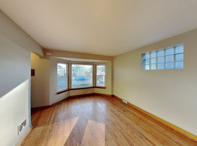 Foto del edificio - 3542 Wesley Ave