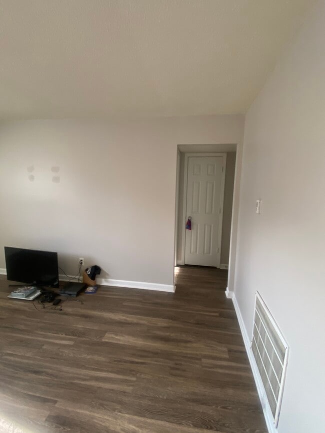 Building Photo - 1508 Lincolnshire Dr