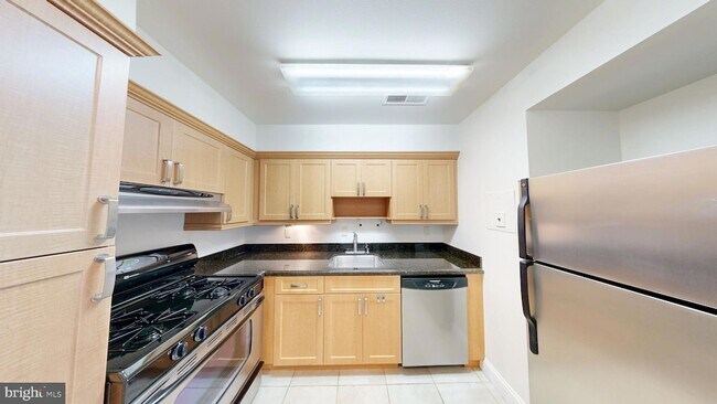 Foto del edificio - 2114 Bonnywood Ln