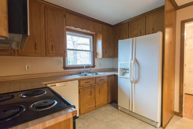 Foto del edificio - 1060 Windbrooke Ct