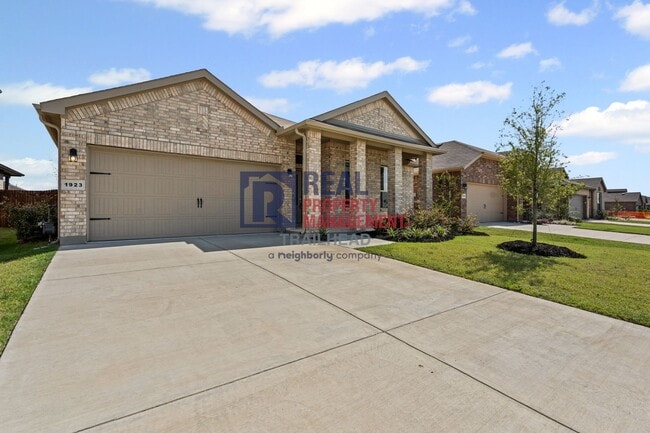 Building Photo - Charming 4-Bed / 2-Bath New Home — Spaciou...