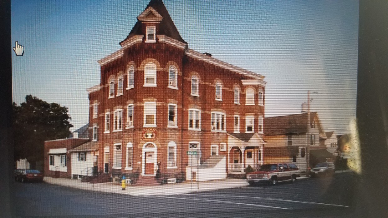 623 Arch St Unit First, Perkasie, PA 18944 623 Arch St Perkasie, PA