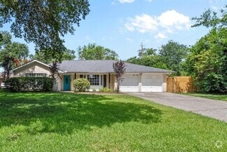 Building Photo - 5019 Oak Forest Dr