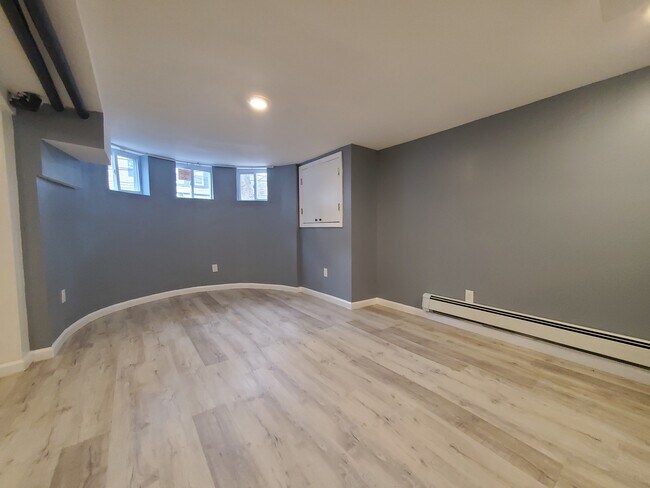 Building Photo - 192 Grant Ave