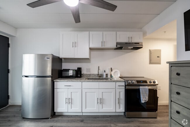 Studio - 220SF - Kitchen - Lux off Washington