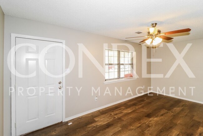 Building Photo - Split Level Perfect for a Growing Family!