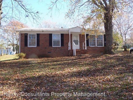Primary Photo - 1031 Shalimar Dr