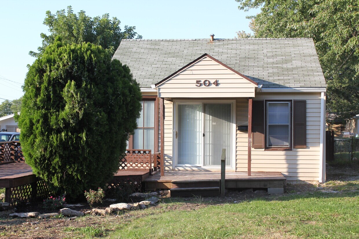 504 Pinkston St, Grandview, MO 64030 House Rental in Grandview, MO