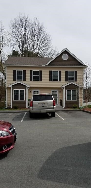 Primary Photo - 1390 Main St