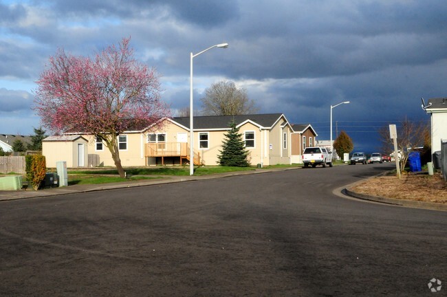 Building Photo - Prairie Village