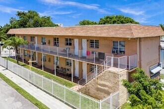 Building Photo - 401 N Dixie Hwy