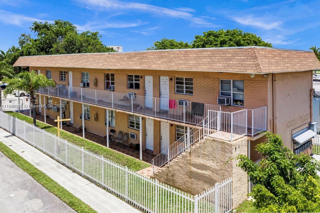Foto principal - 401 N Dixie Hwy