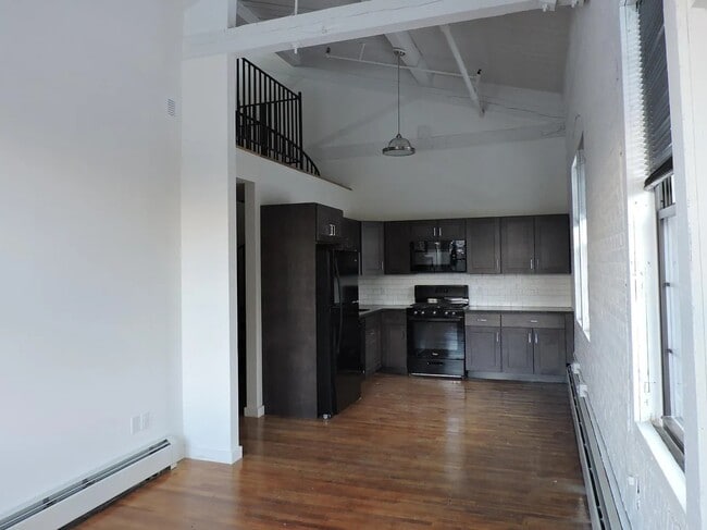 Cocina y Loft - 69 King St