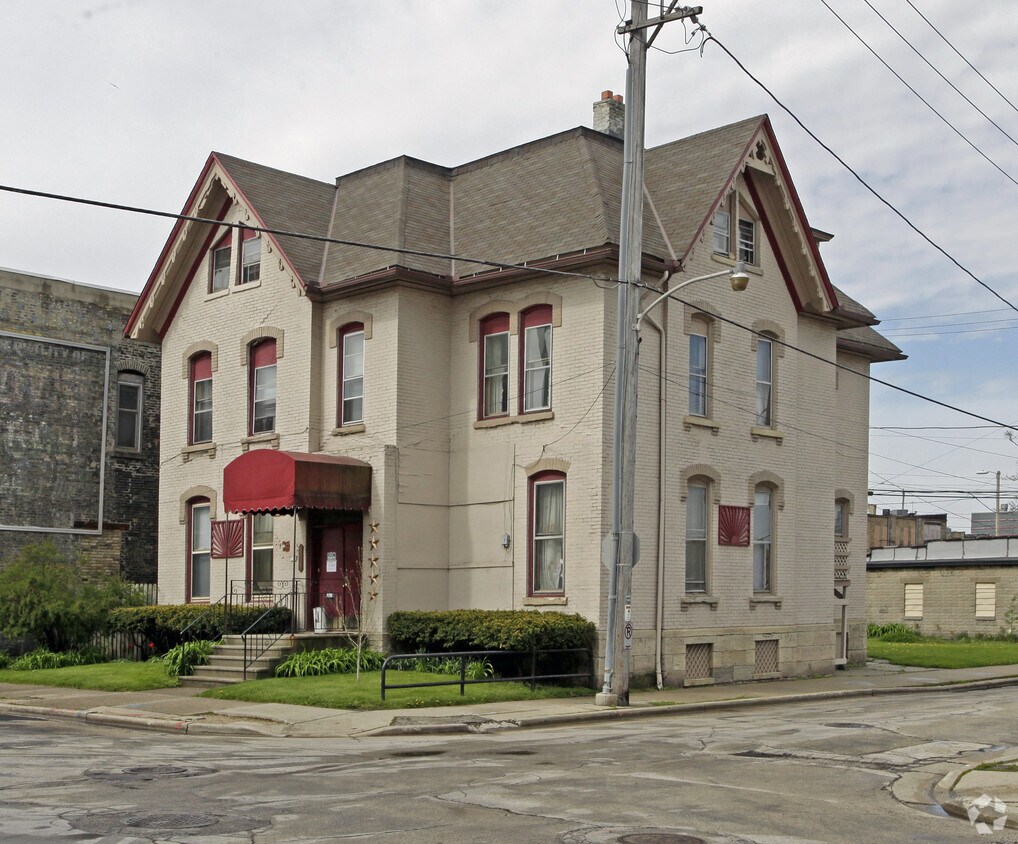 Foto principal - 703 S 5th St