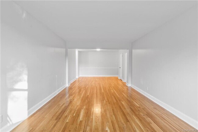 Foto del edificio - 700 Scarsdale Ave