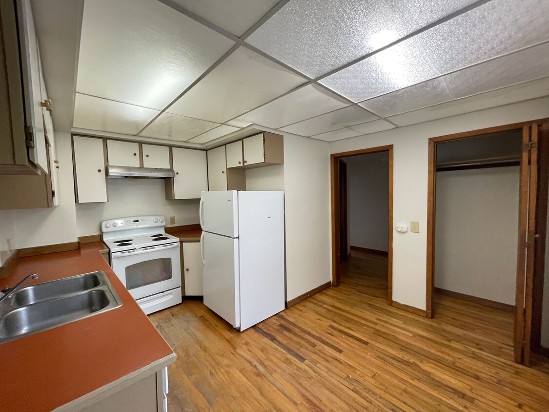 Foto principal - 1111 E Newark Ave