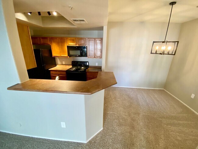 Foto del edificio - Ground Floor-One Bedroom in Lakewood
