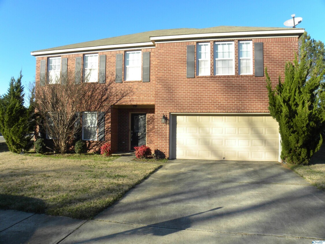 Primary Photo - 225 Laramie Circle
