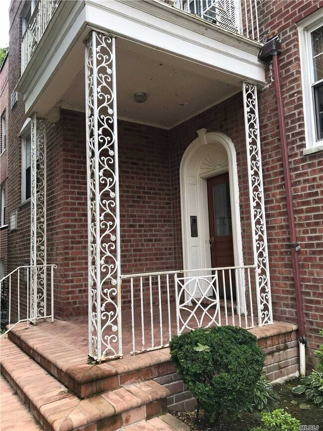 Building Photo - 255 Central Ave