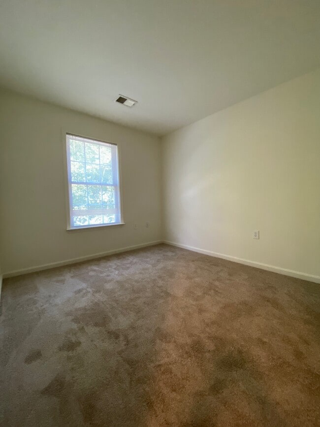 Building Photo - 67 Mabel Ln