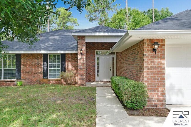 Foto del edificio - 83 Brushwood Ln