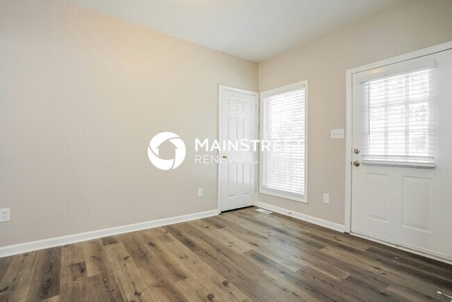 Building Photo - 4 Bedroom Pet-Friendly Home in Durham, NC with Main Street Renewal