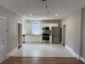 Building Photo - 57 Mozart St