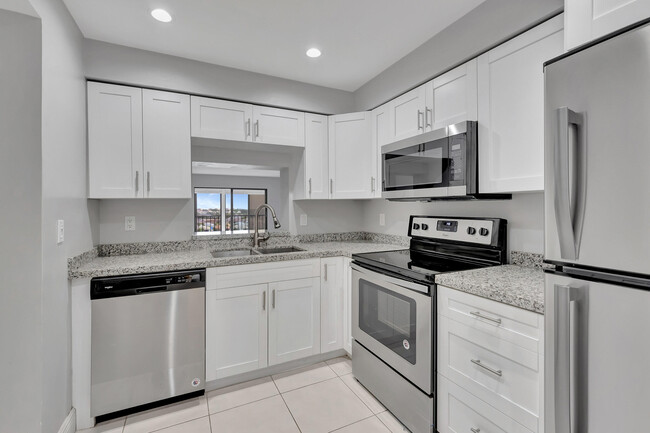 Building Photo - 7310 Ashford Pl