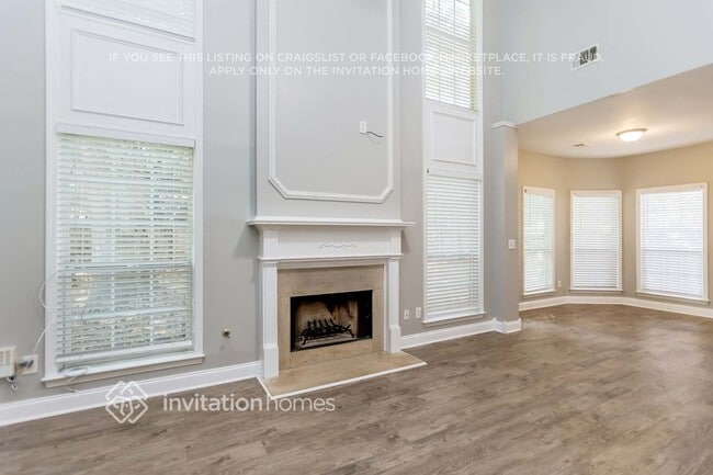 Building Photo - 2231 Creekway Dr