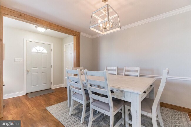 Foto del edificio - 2613 Chinchilla Dr