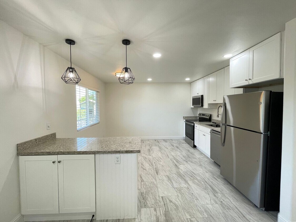 Foto principal - 134-N N Poplar Ave