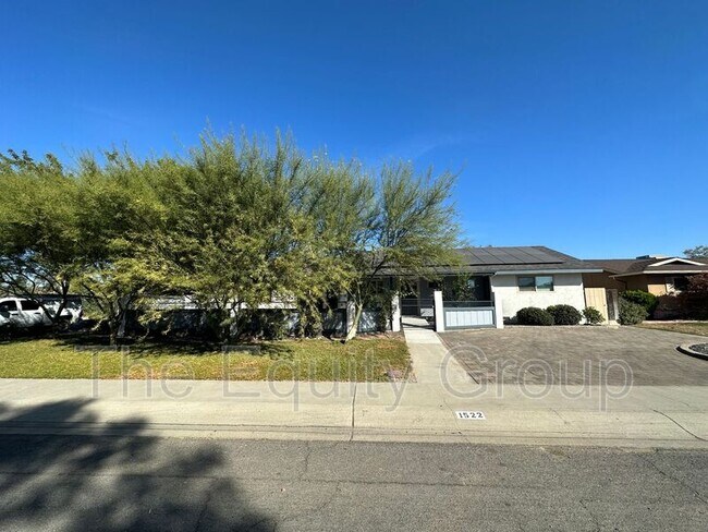 Foto del edificio - 1522 W Monte Vista Ave