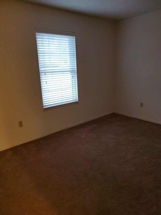 Interior Photo - Heatherbrook