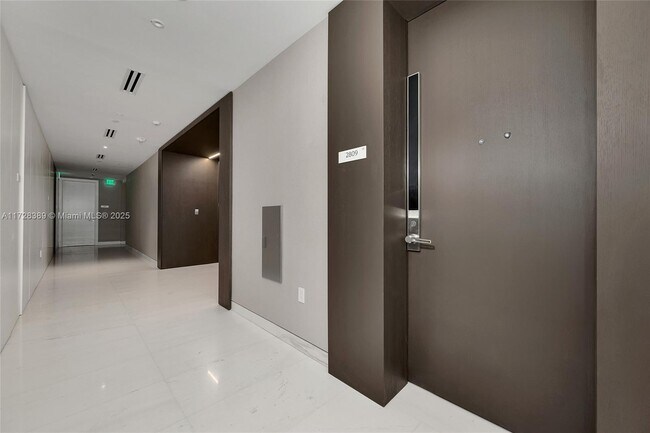 Foto del edificio - 300 Biscayne Blvd Way