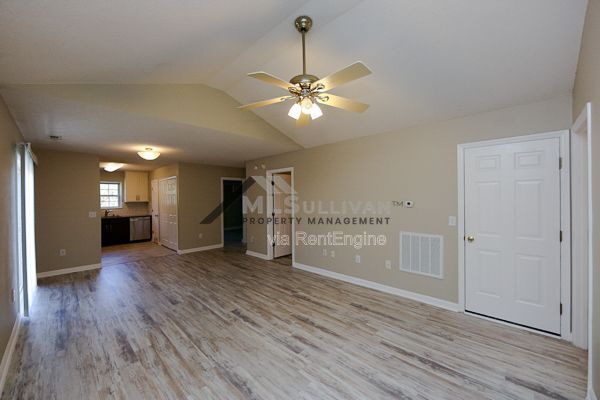 Foto del edificio - 608 Edenberry Dr