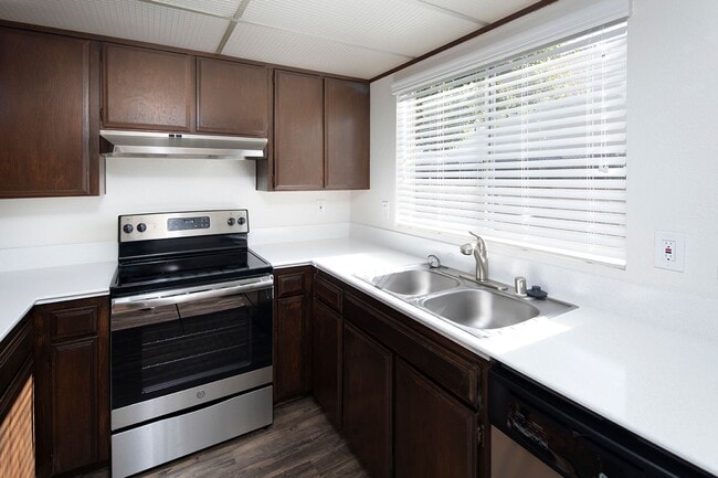 Foto del edificio - Chula Vista: Large One Bedroom in Gated Co...