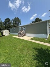 Building Photo - 4 Greenwood Cir