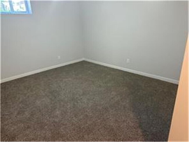 Foto del edificio - 468 Thomas Ave W