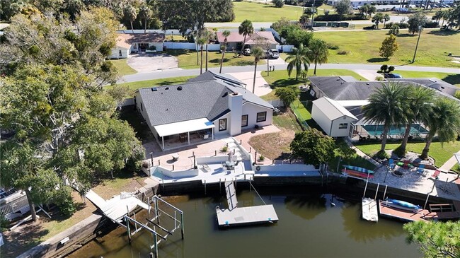 Building Photo - 1542 SE Pinwheel Dr