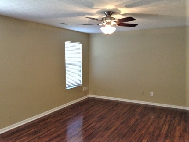 Foto del edificio - 391 Sherman Dr