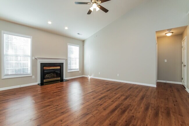 Building Photo - 2309 Diquedo Dr