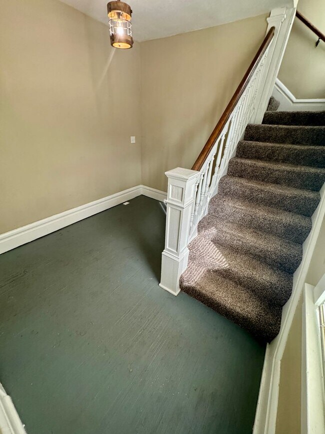 Building Photo - 2542 Glen Echo Dr