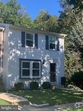 Building Photo - 9953 Valley Park Dr